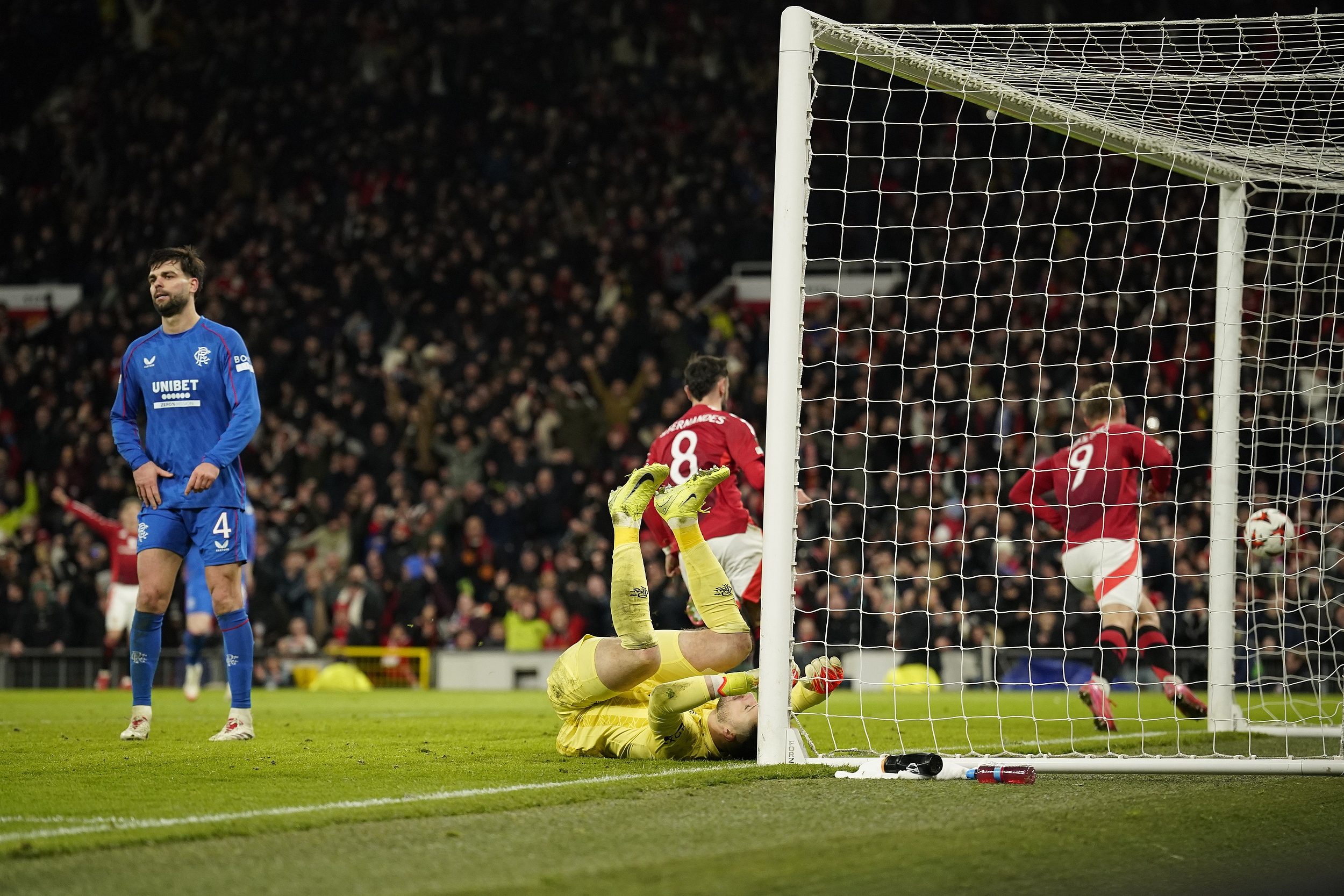 包含欧联倒计时，马德里竞技加时末段遗憾出局，细节引发关注，更衣室稳定，赛季目标并未改变的词条